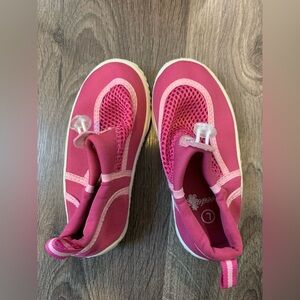 Speedo toddler 8/9 water shoes NWOT
